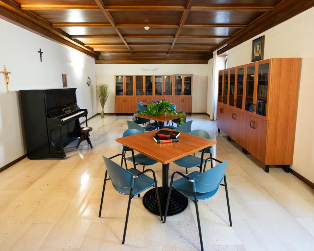 Nazareth Residence Viterbo Exterior photo